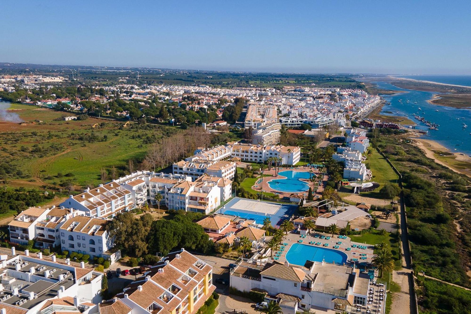 Golden 1 Bdr Flat W/ Balcony & Pool By Lovelystay Cabanas De Tavira Exteriör bild